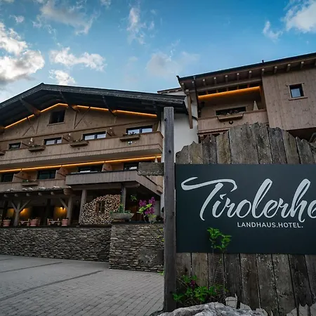 Hotel Landhaus Tirolerherz-2